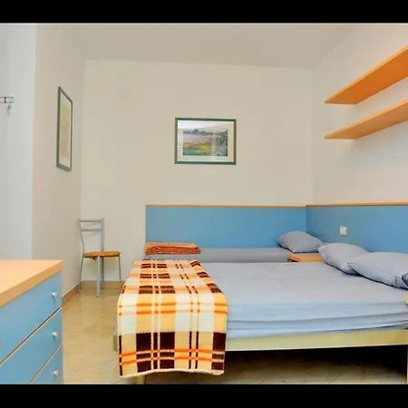 Bright Flat Next To The In Апартаменты