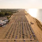 Bright Flat Next To The In Apartment Bibione