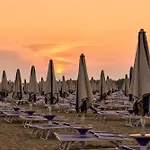 アパート Bright Flat Next To The In *