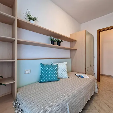 Bright Flat Next To The In Appartement
