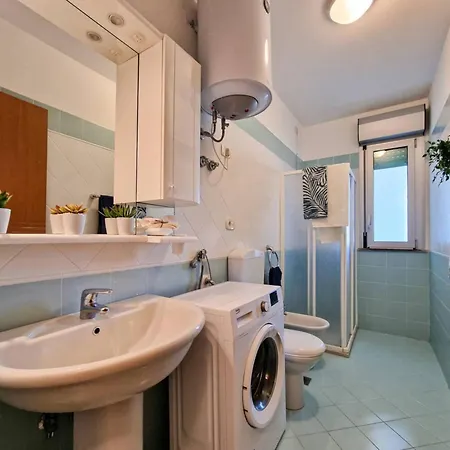 Bright Flat Next To The In Appartement *