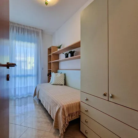 Bright Flat Next To The In Appartement *