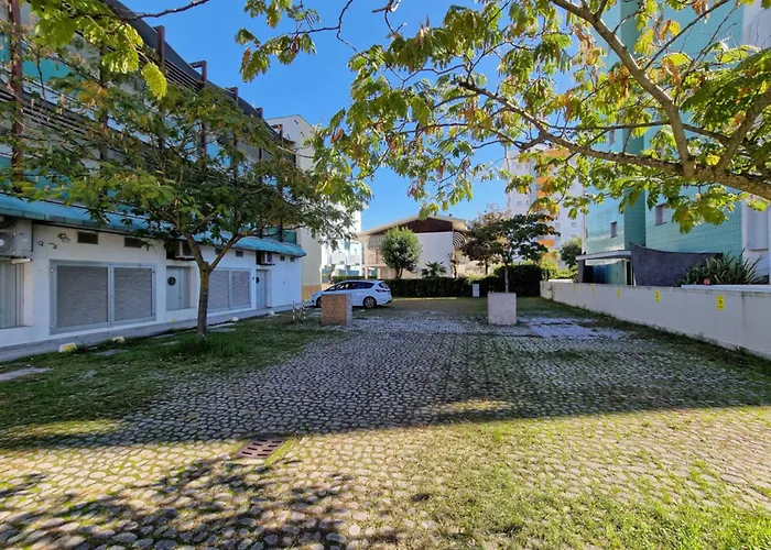 Bright Flat Next To The In Apartment